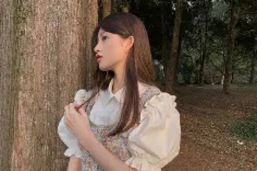 内娱清纯女星偷闯日本拍艳情片被网友当场撞破
