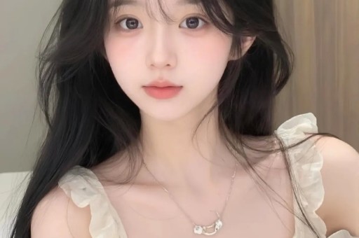 75岁的刘晓庆与网红王婆同台全程冷脸少互动被质疑是耍大牌！