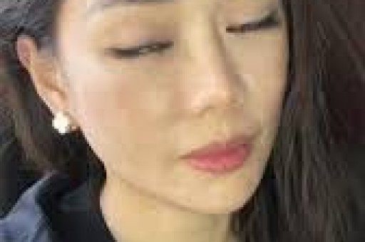 江疏影39岁凭脚毛上热搜背后藏着内娱对中年女星最大的傲慢