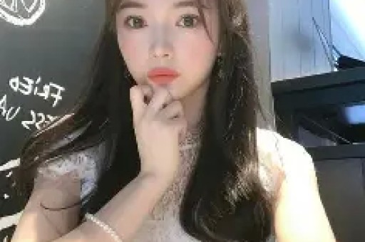 结婚几十年零绯闻看清何冰妻子是谁后才懂他为何不敢乱来